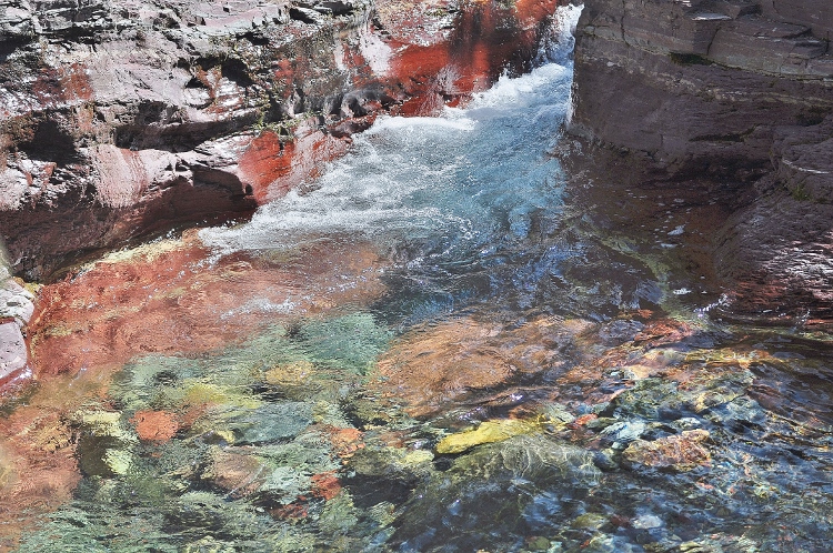 underwater rocks